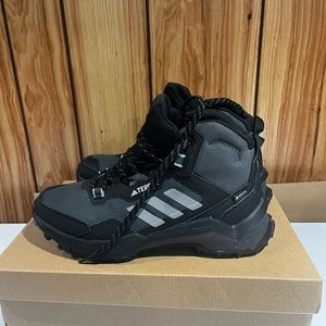 Women’s Adidas Terrex MID GTX (Gore tex) hiking boot